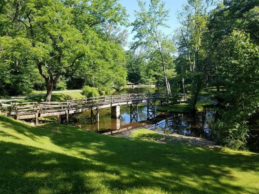 Cottage At Millpond Falls - A Romantic Escape Warwick Exterior foto